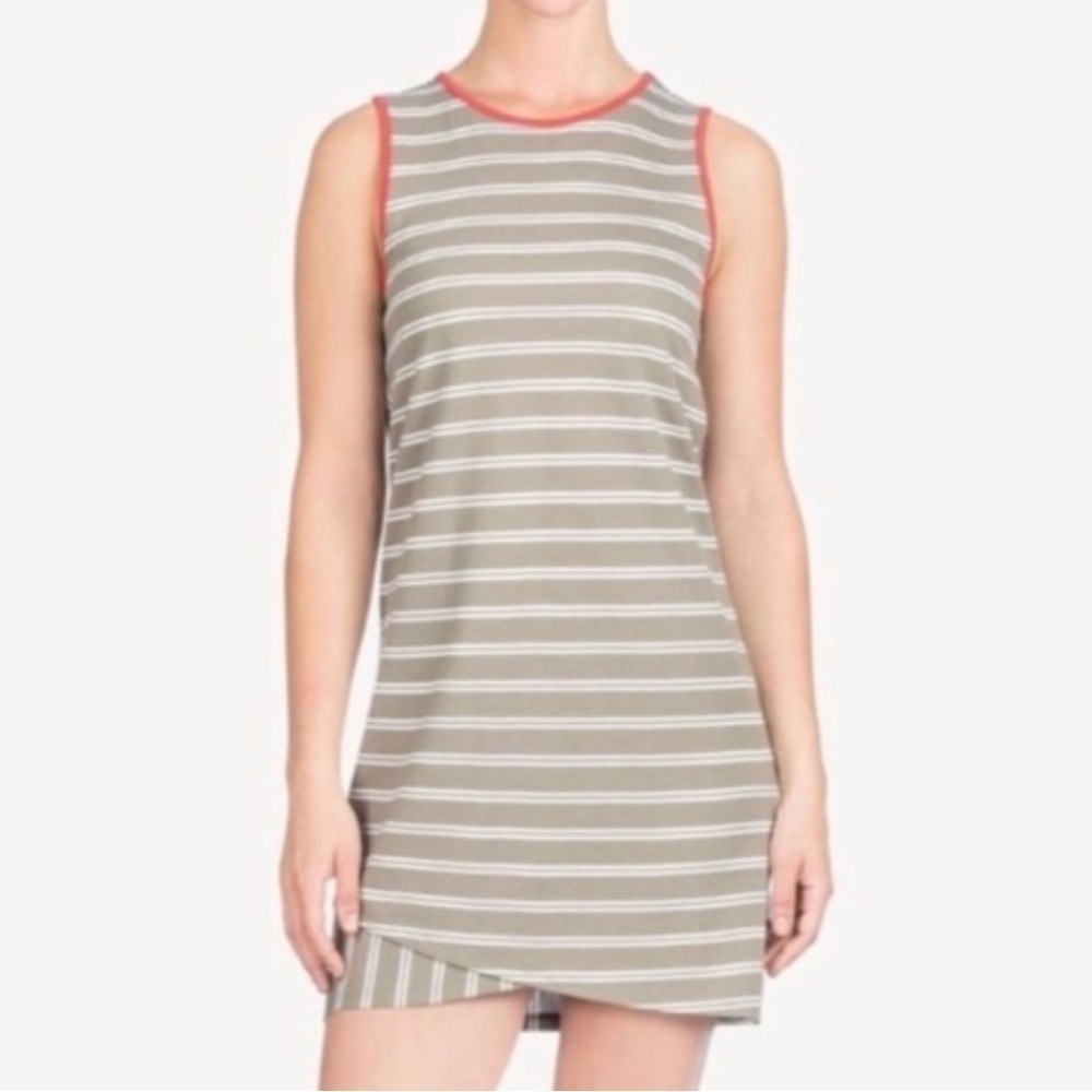 New LILLA P Sz Md Crossed Hem Dress